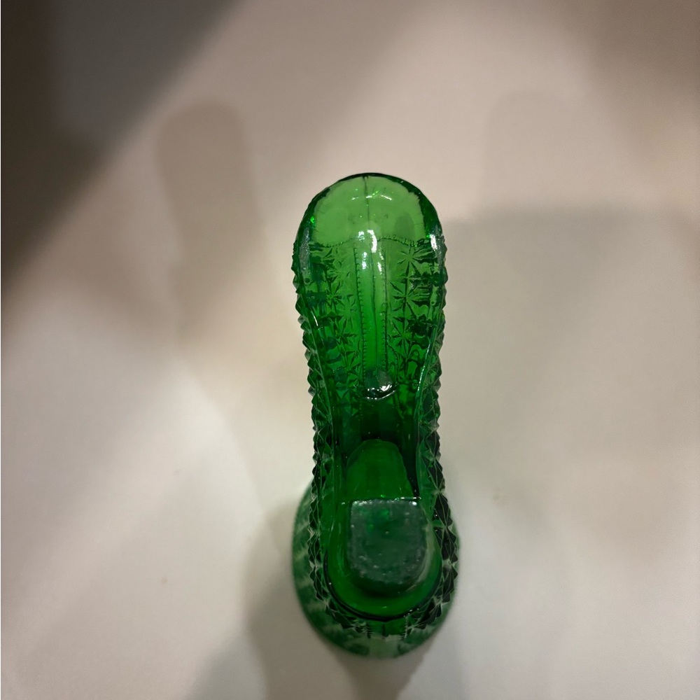 VINTAGE FENTON GLASS GREEN DAISY & BUTTON BOOT SHOE - Picture 6 of 6